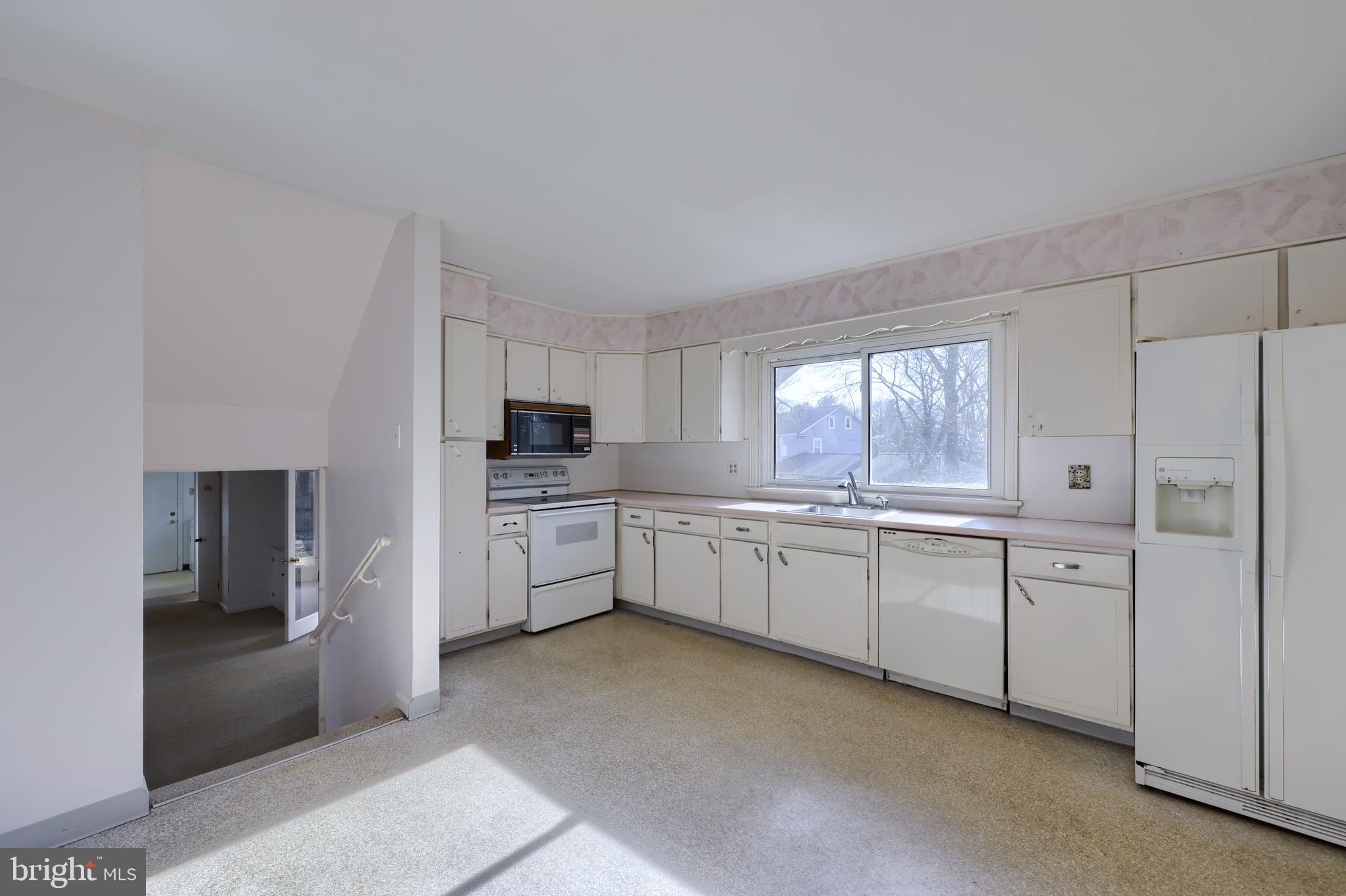 SCHOOL LANE HILLS - Residential