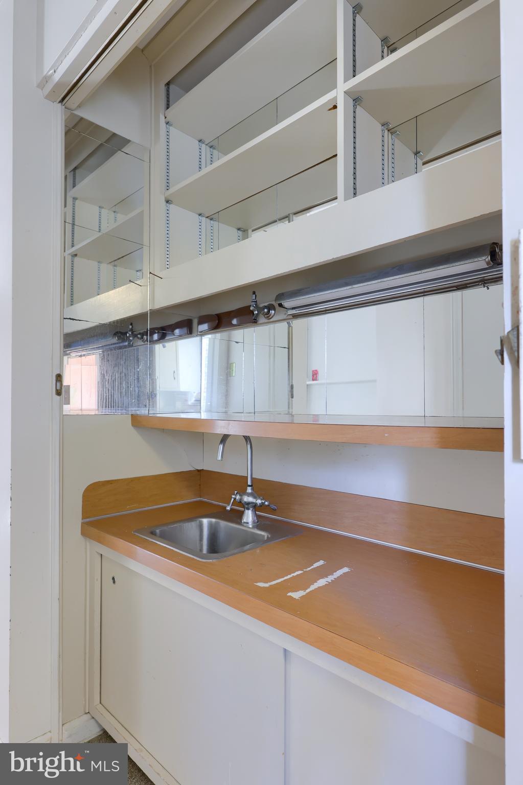 SCHOOL LANE HILLS - Residential