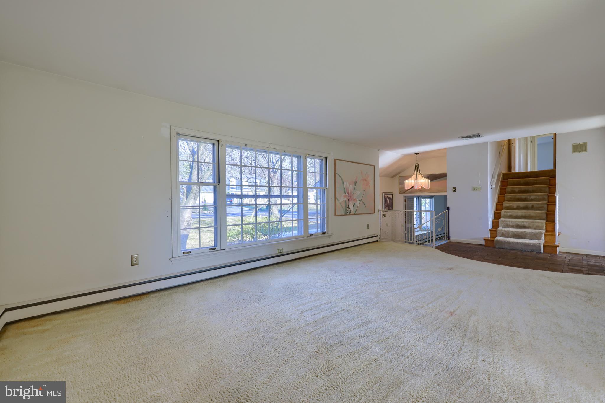 SCHOOL LANE HILLS - Residential