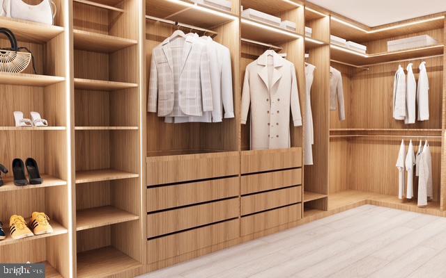 VIENNA WOODS - Residential