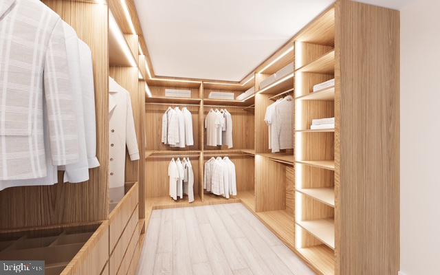 VIENNA WOODS - Residential