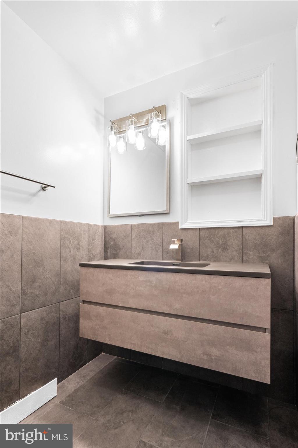 ESSEX - Residential Lease