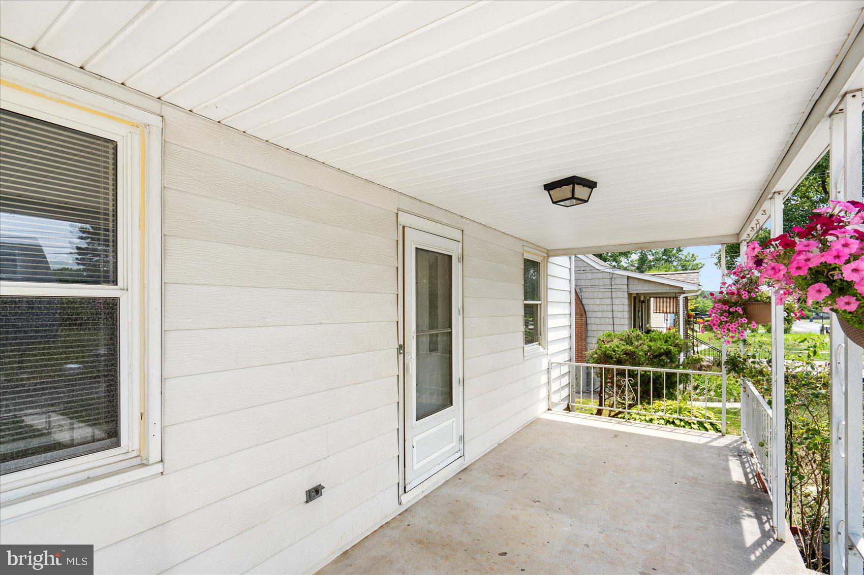 ESSEX - Residential Lease