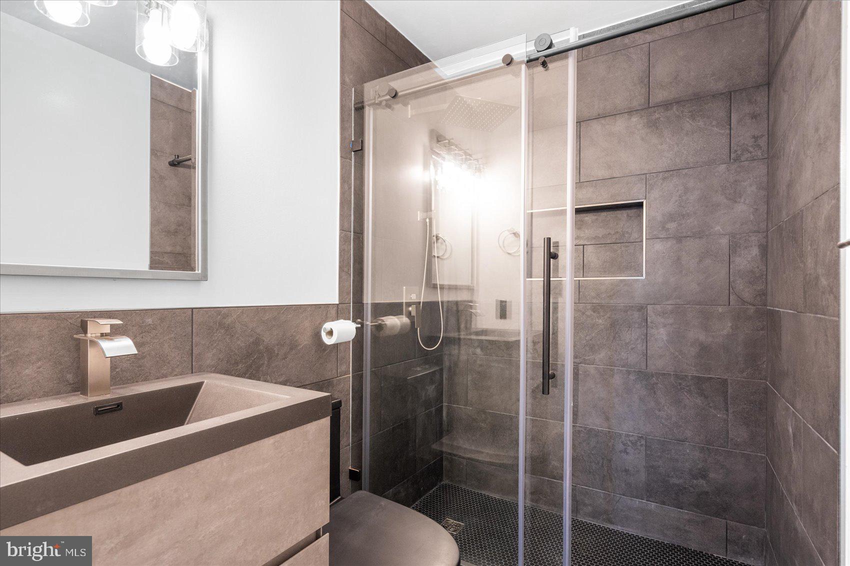 ESSEX - Residential Lease