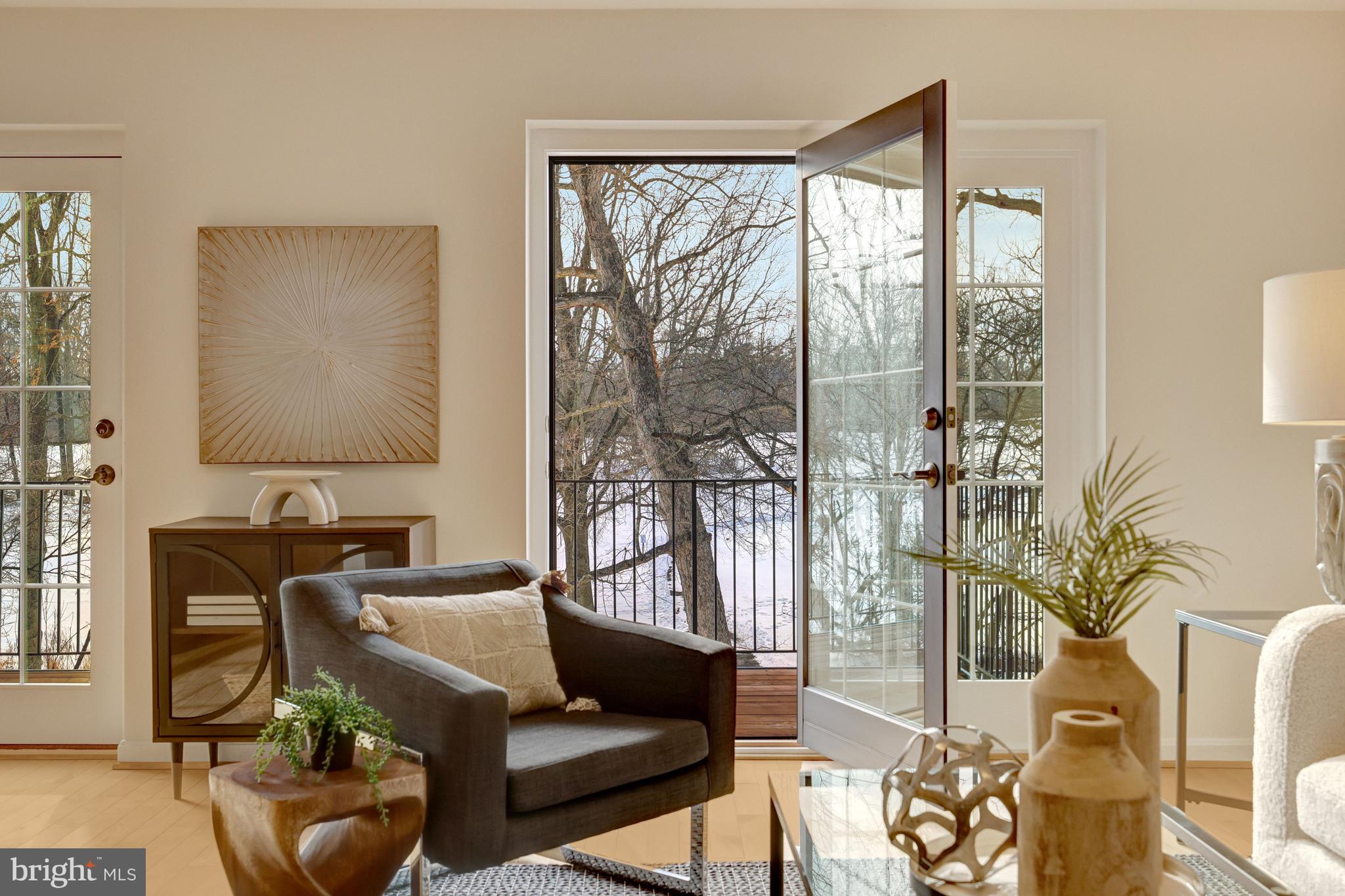 GOLF COURSE VIEW - Residential