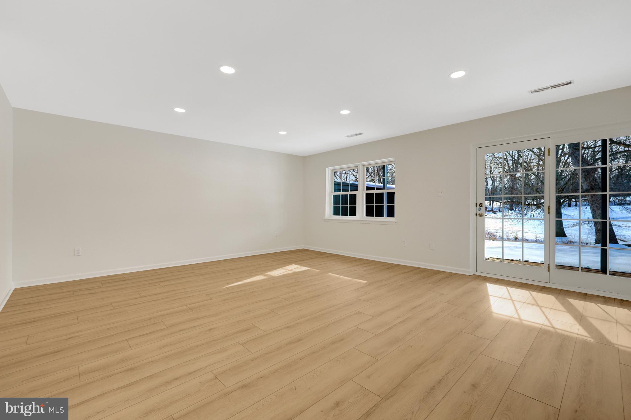 GOLF COURSE VIEW - Residential