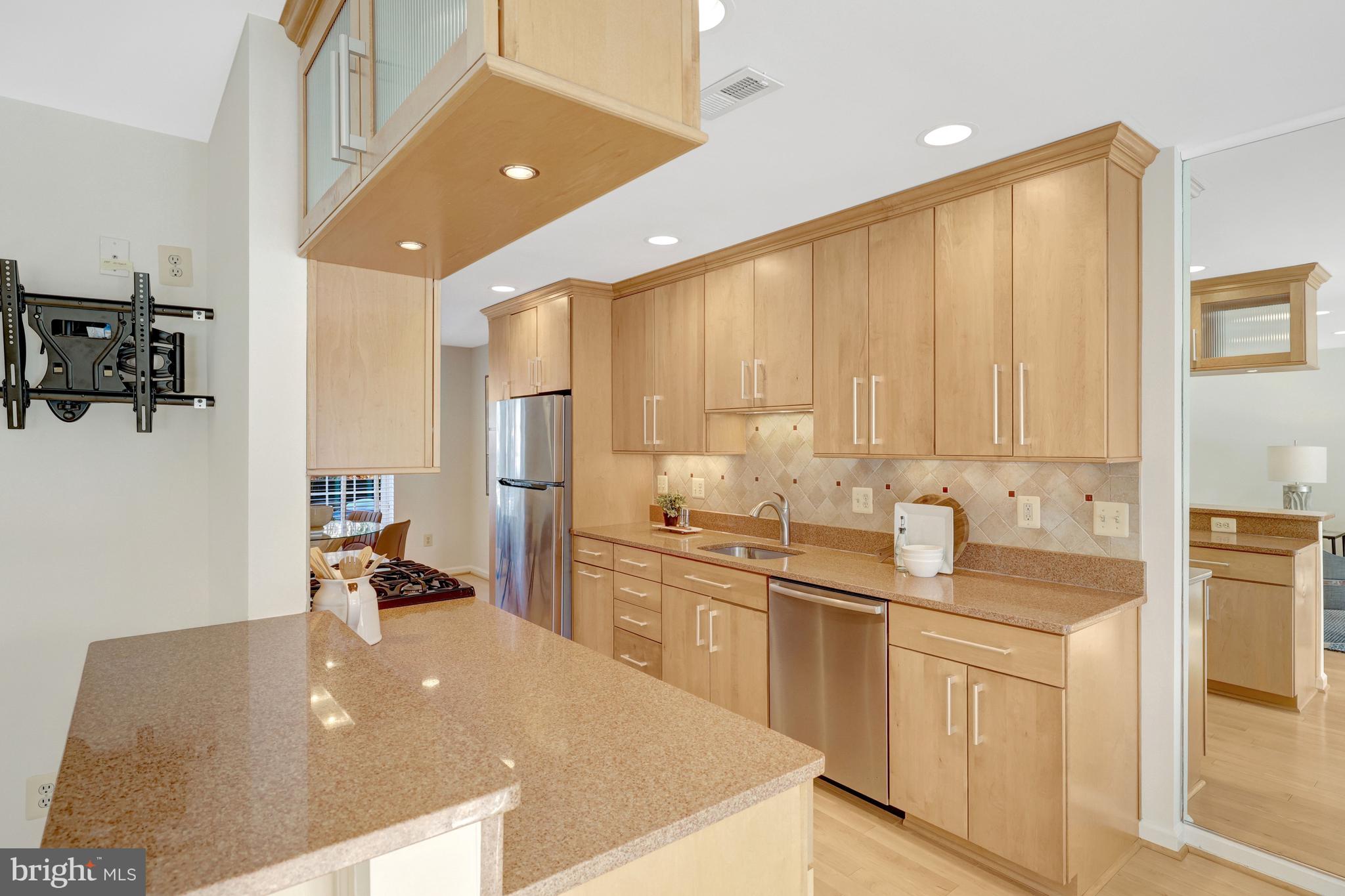 GOLF COURSE VIEW - Residential