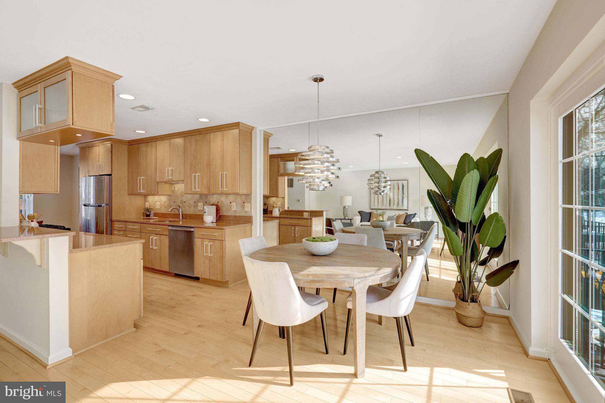 GOLF COURSE VIEW - Residential