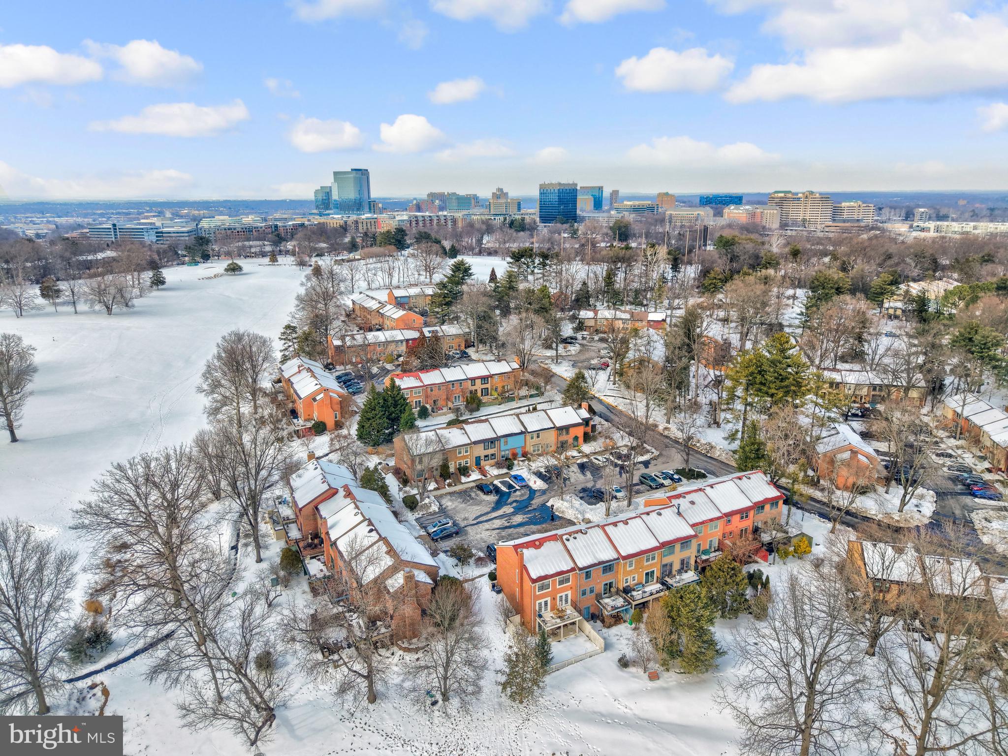 GOLF COURSE VIEW - Residential