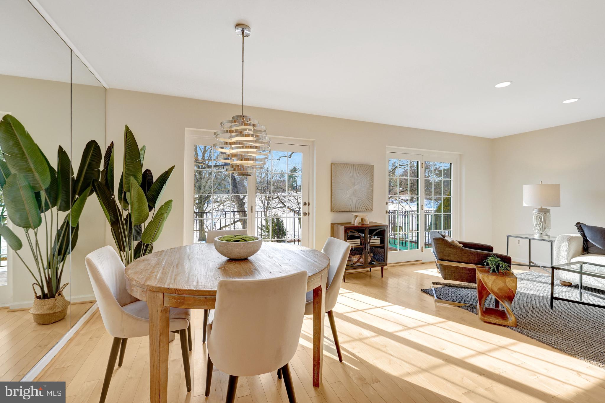 GOLF COURSE VIEW - Residential