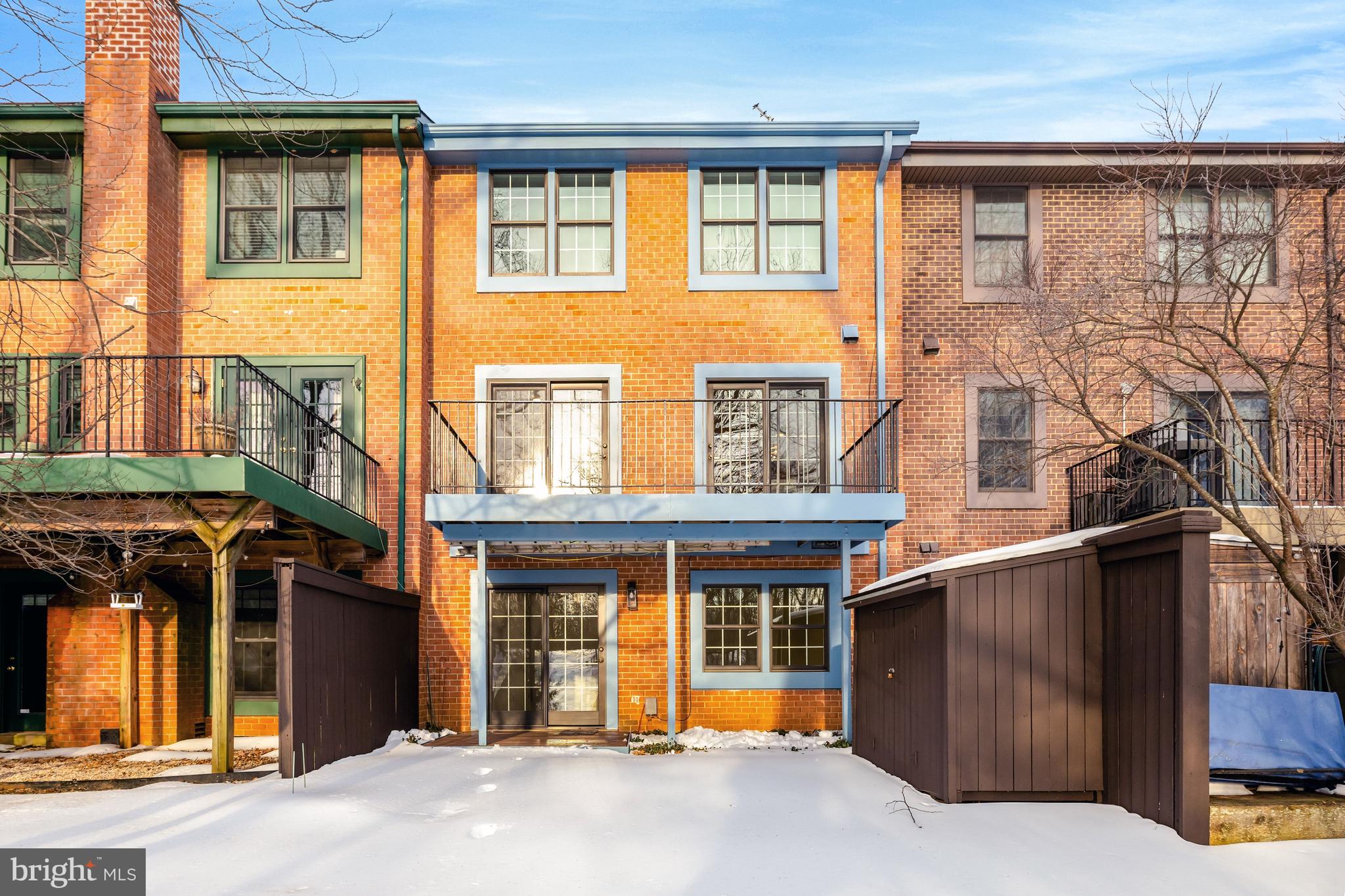 2120 GOLF COURSE DRIVE