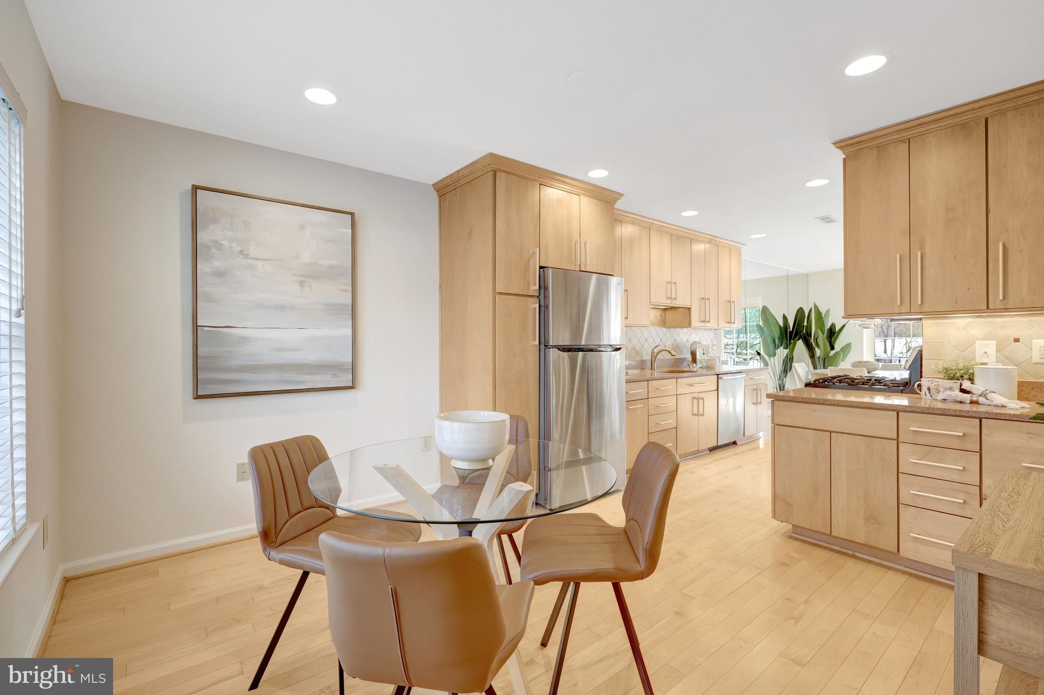 GOLF COURSE VIEW - Residential