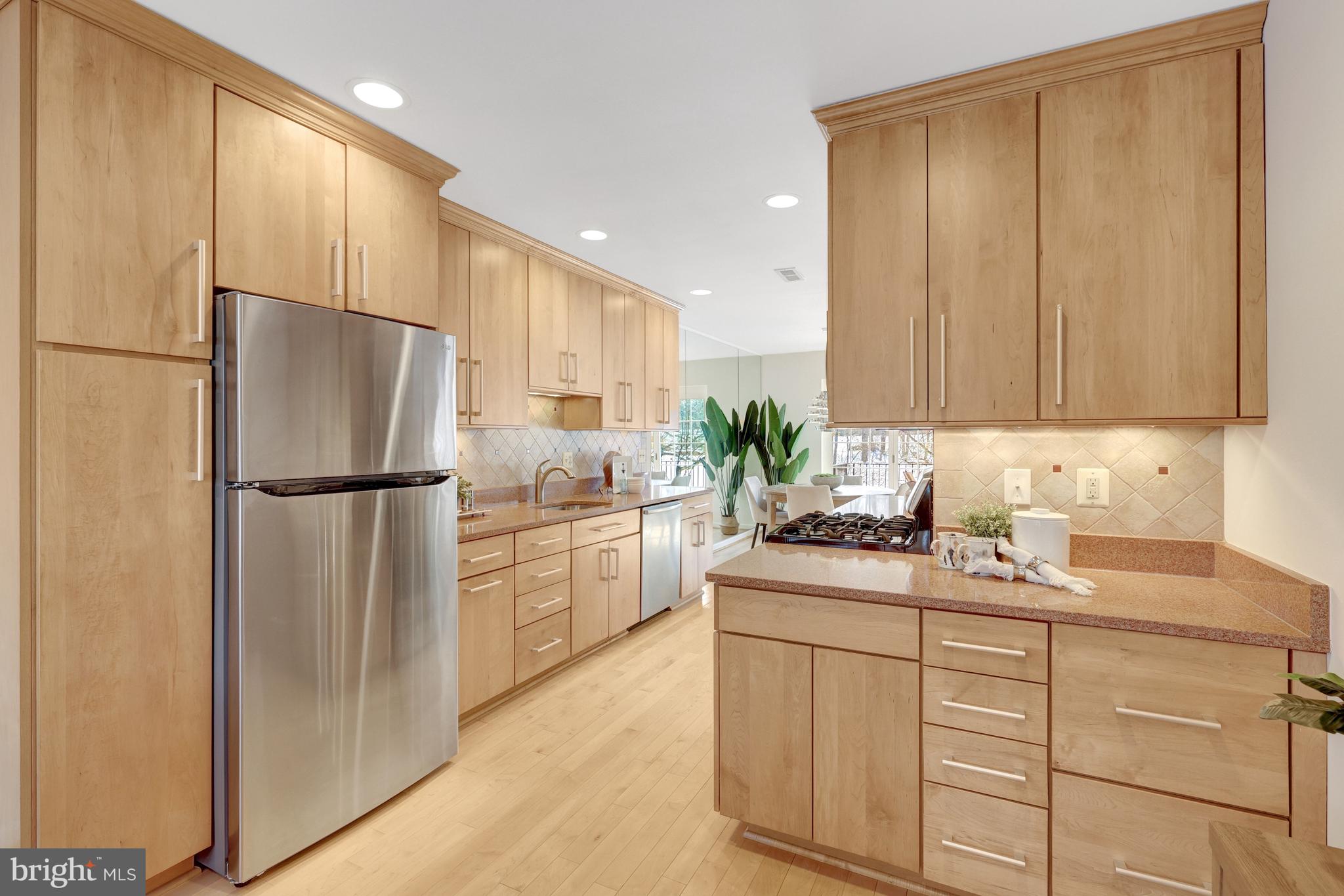 GOLF COURSE VIEW - Residential