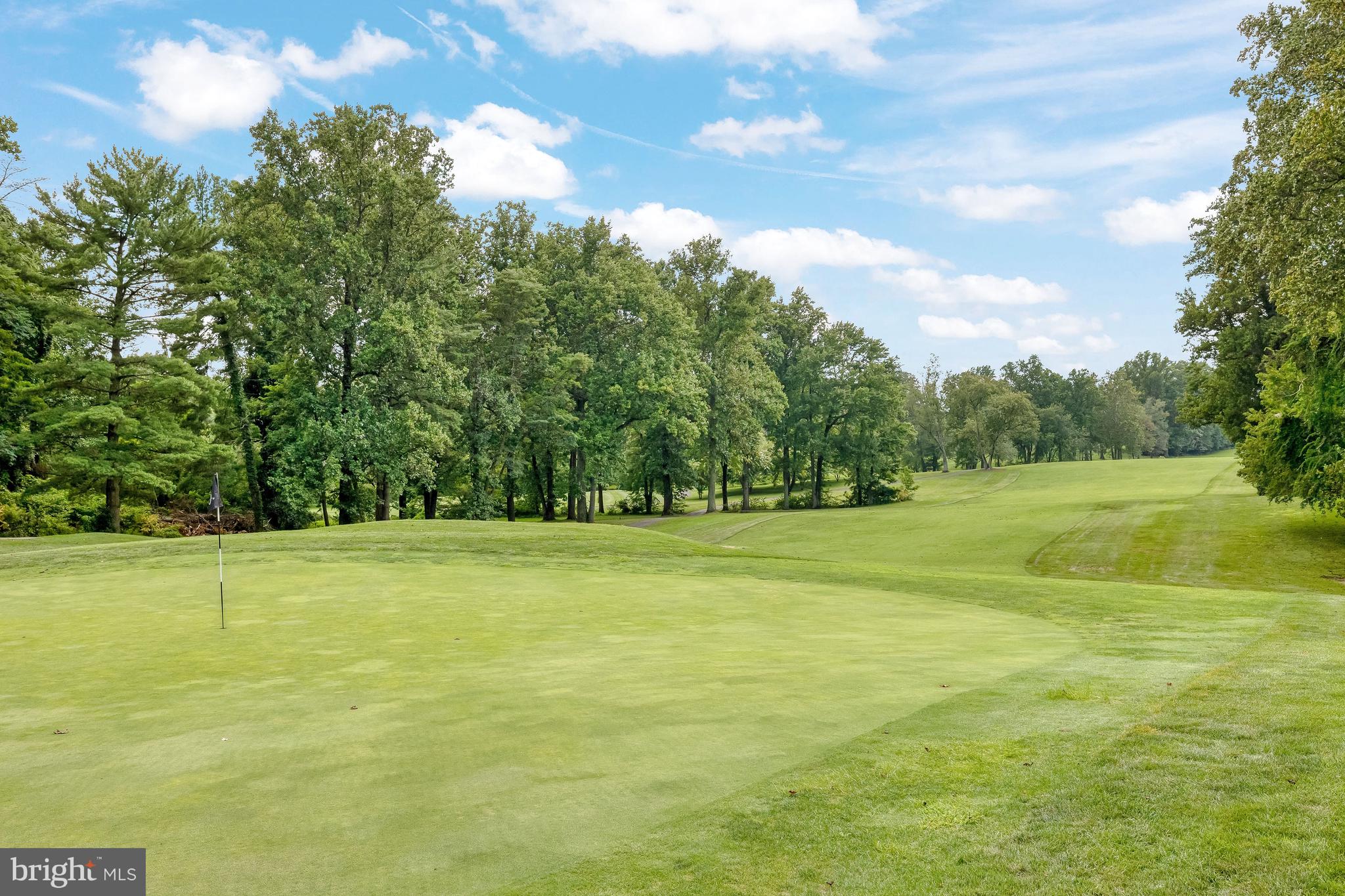 GOLF COURSE VIEW - Residential