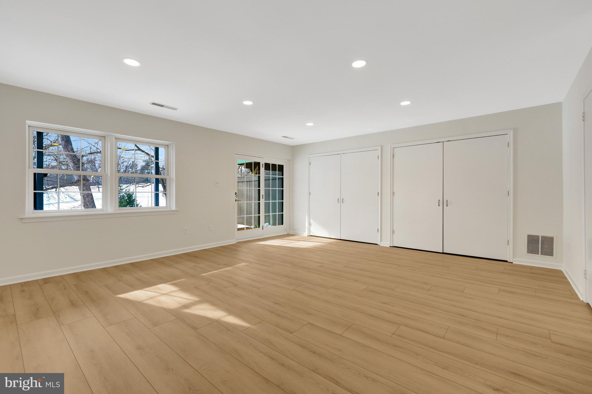 GOLF COURSE VIEW - Residential