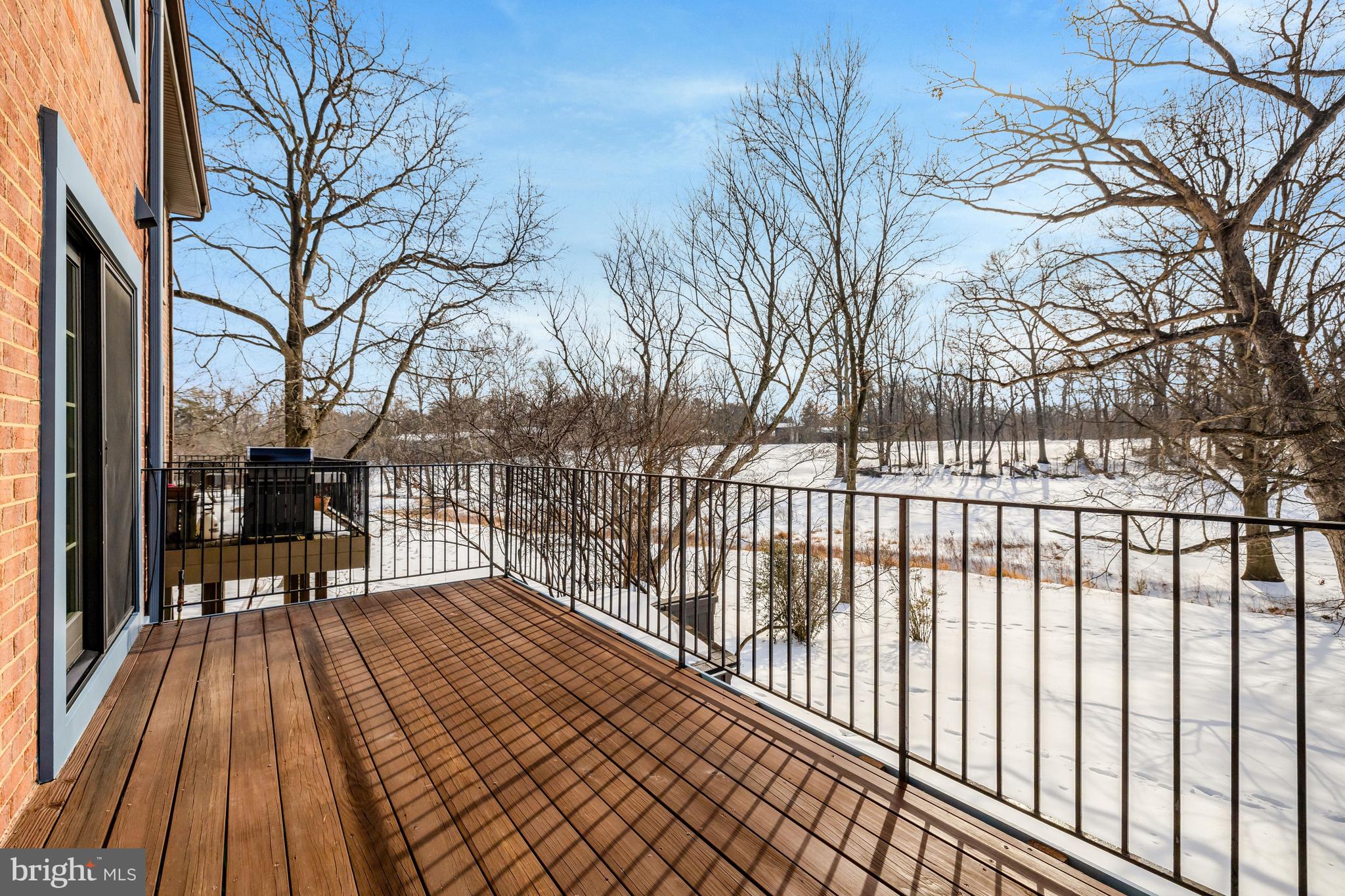 GOLF COURSE VIEW - Residential