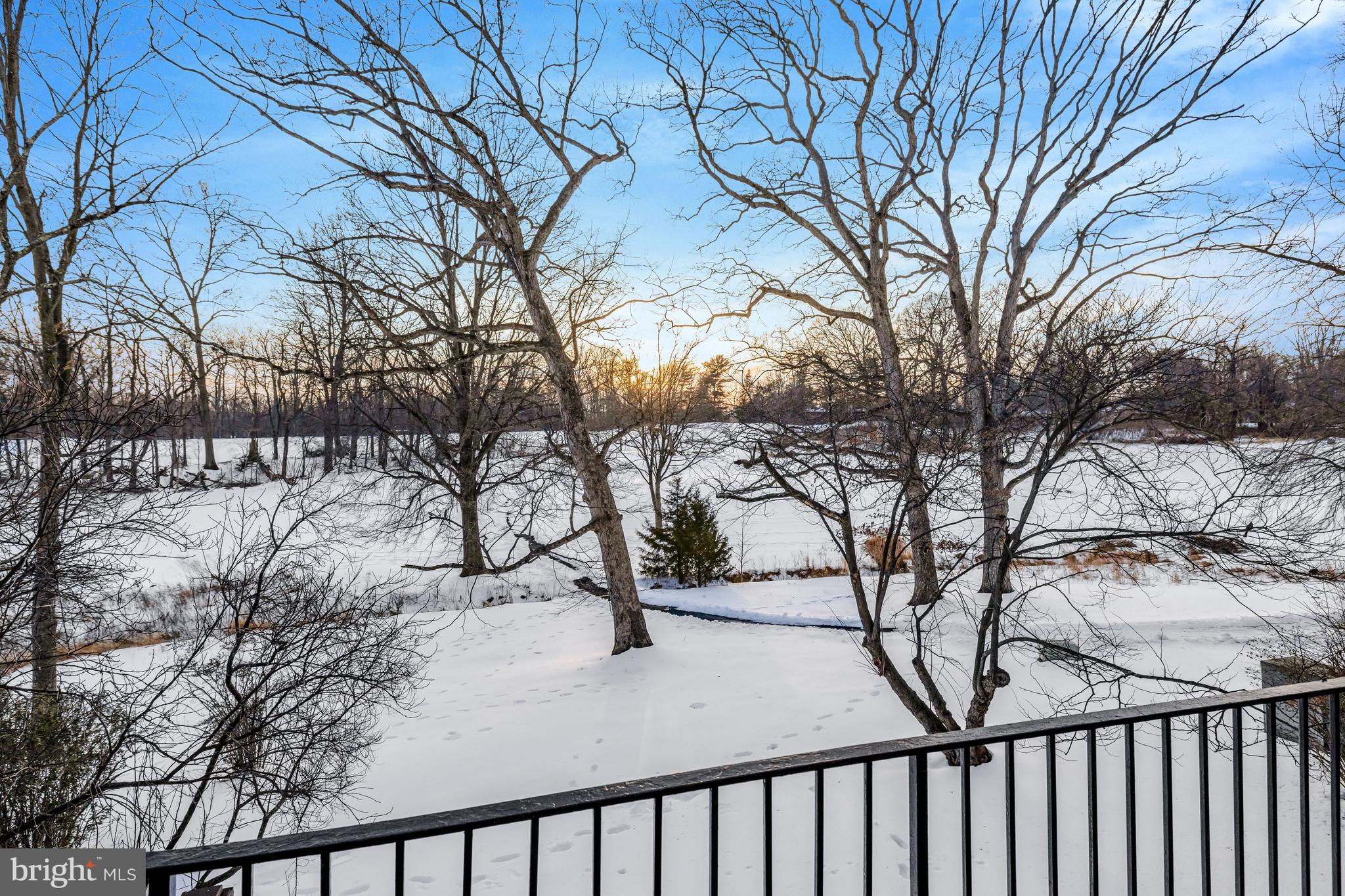 GOLF COURSE VIEW - Residential