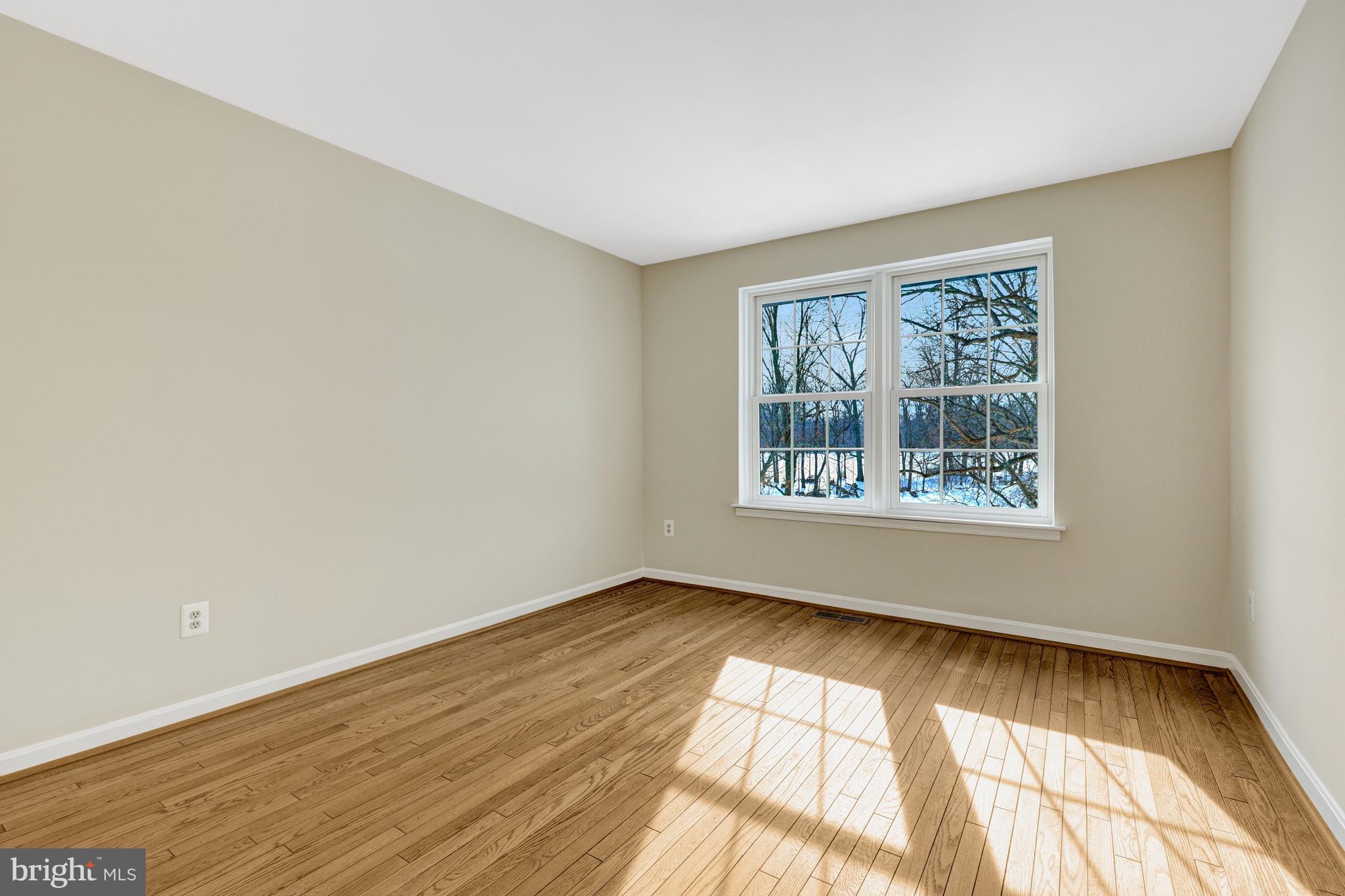 GOLF COURSE VIEW - Residential