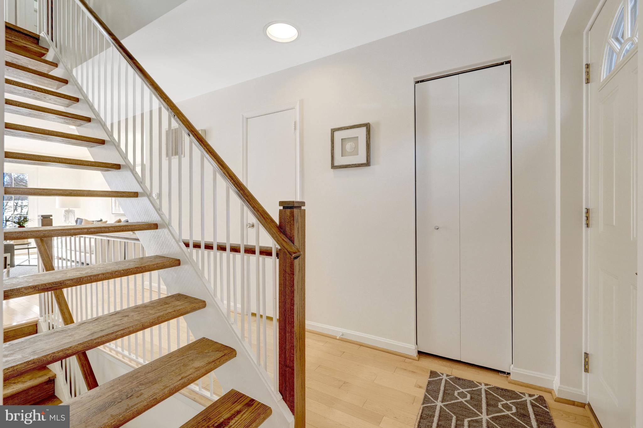 GOLF COURSE VIEW - Residential