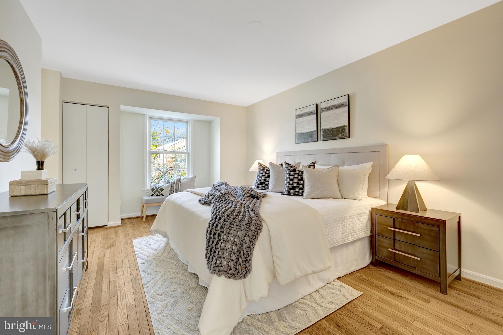 GOLF COURSE VIEW - Residential