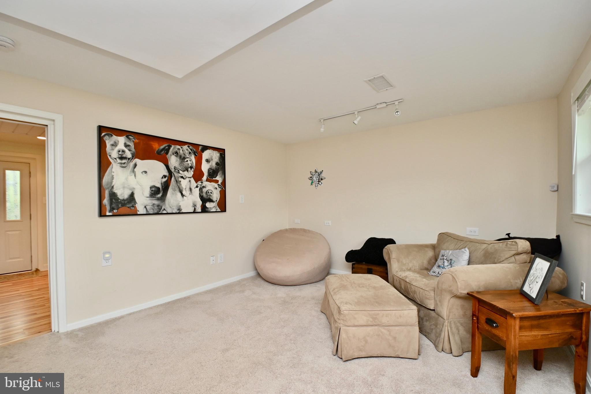 BEL PRE WOODS - Residential