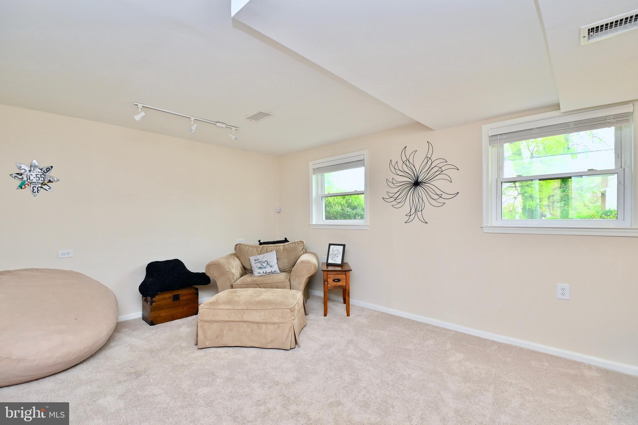 BEL PRE WOODS - Residential