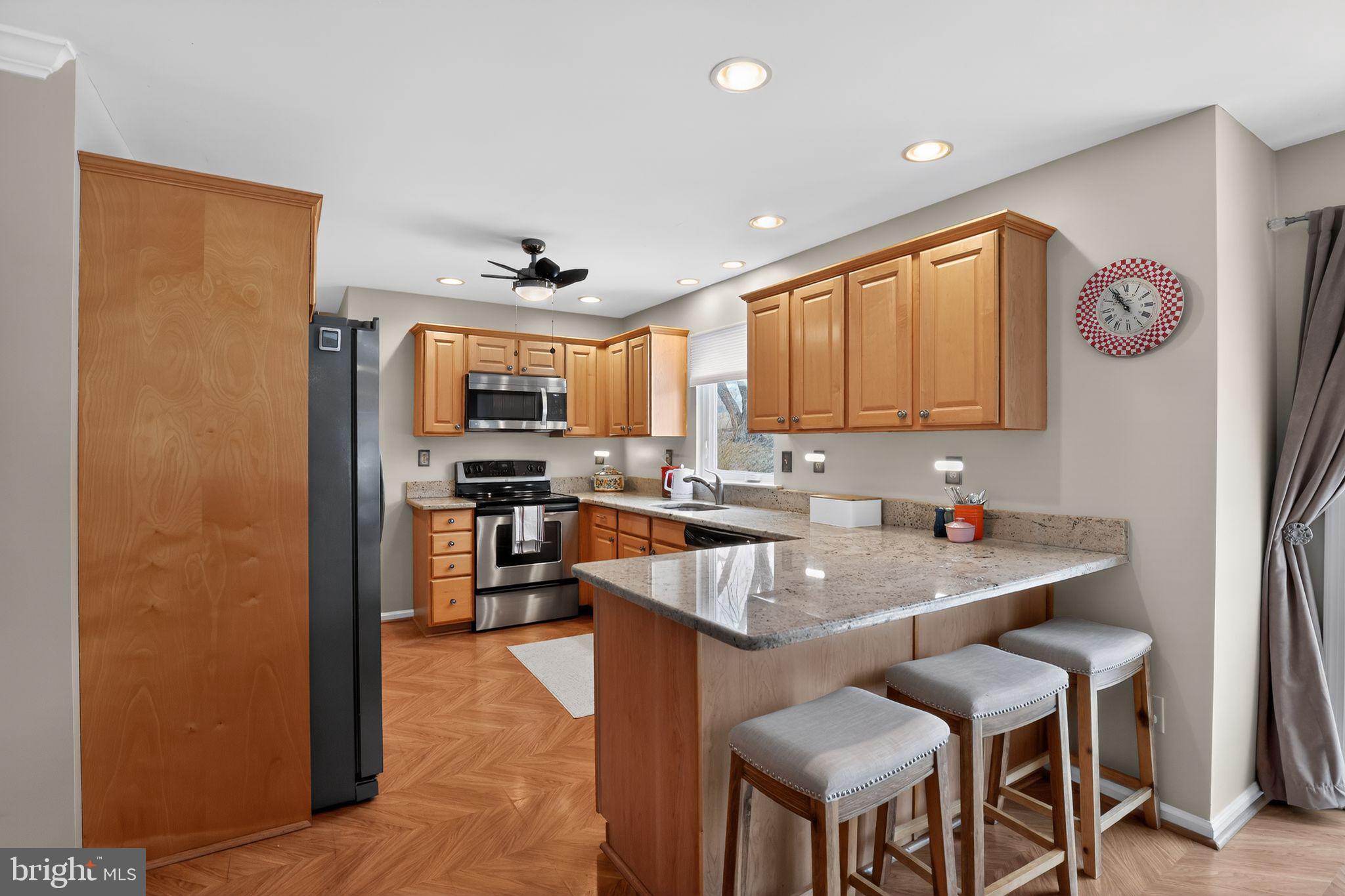 TWIN HILLS - Residential