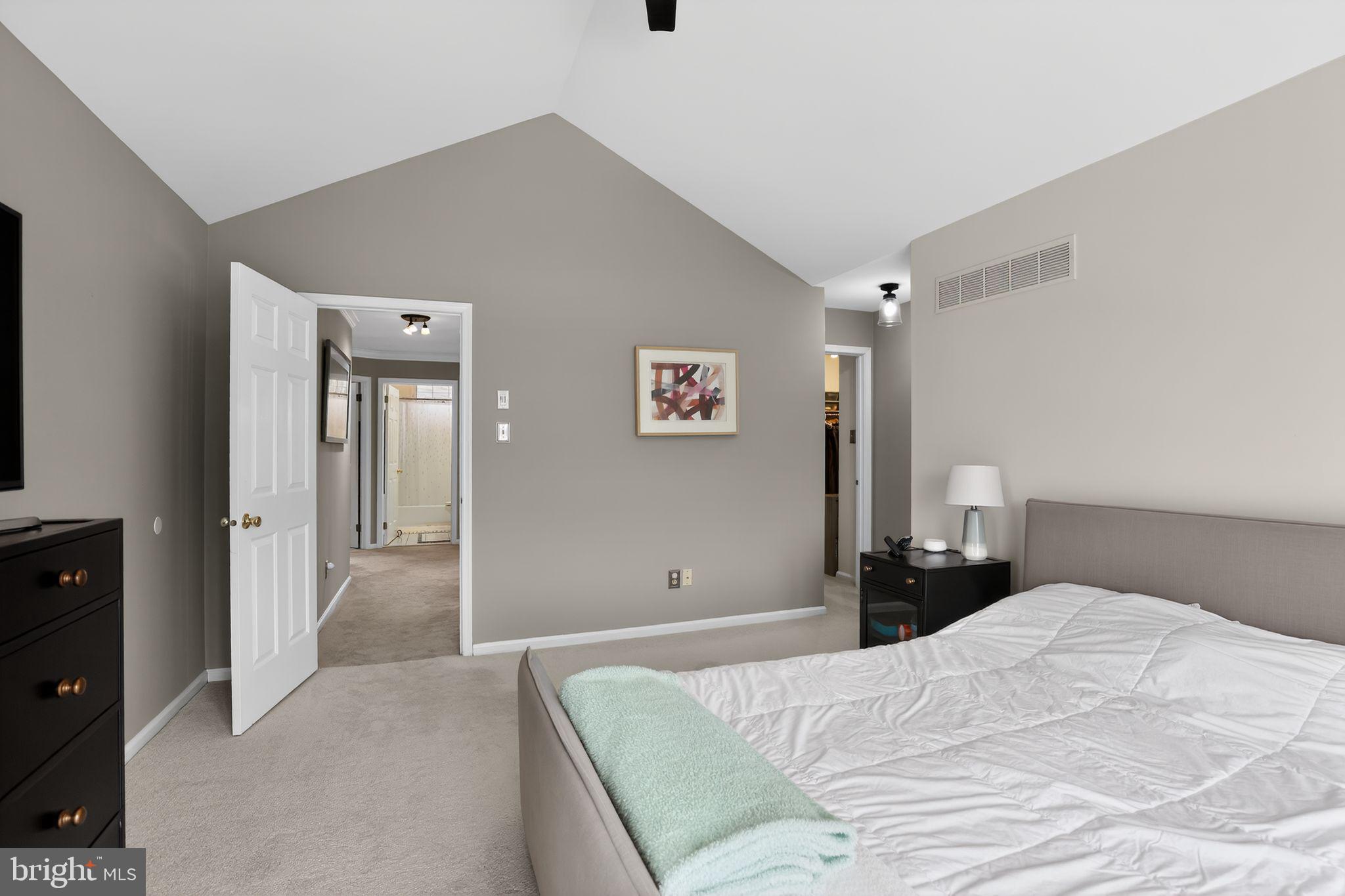 TWIN HILLS - Residential