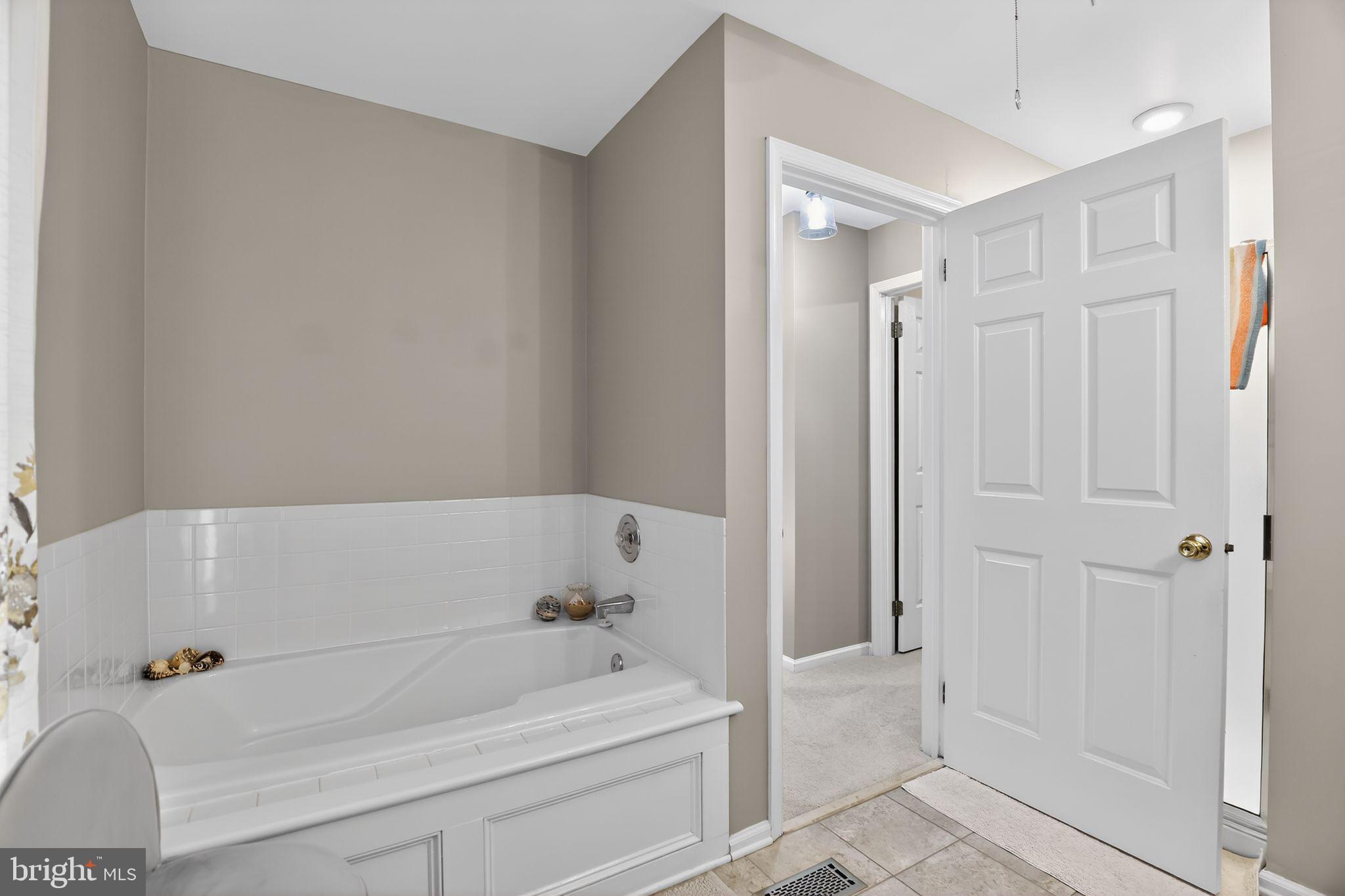 TWIN HILLS - Residential