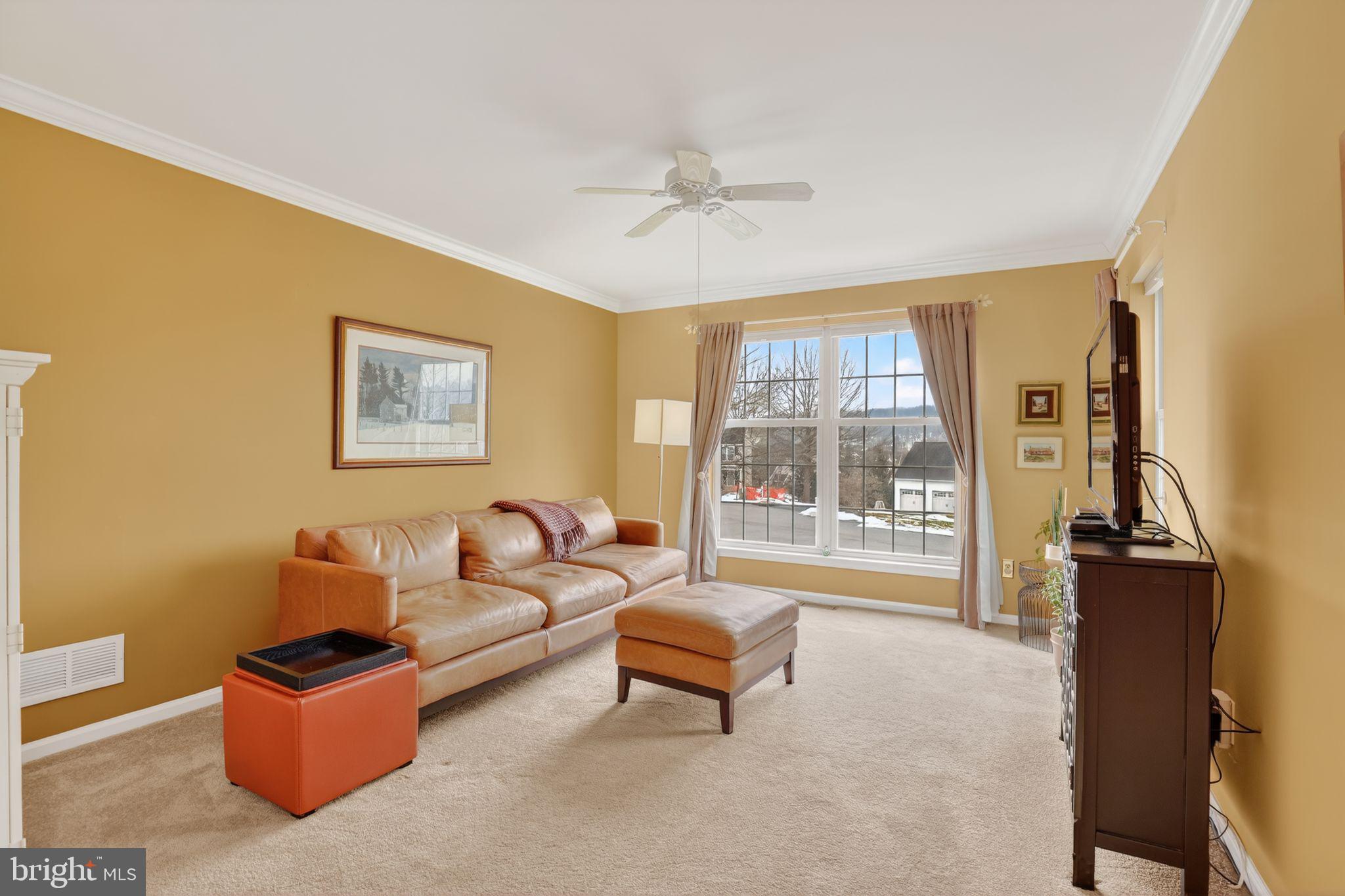 TWIN HILLS - Residential