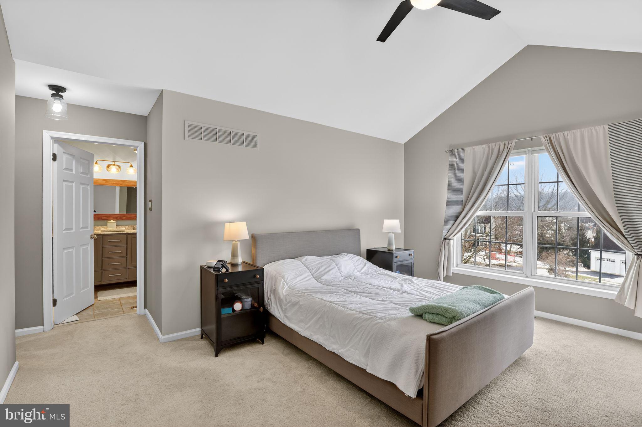 TWIN HILLS - Residential