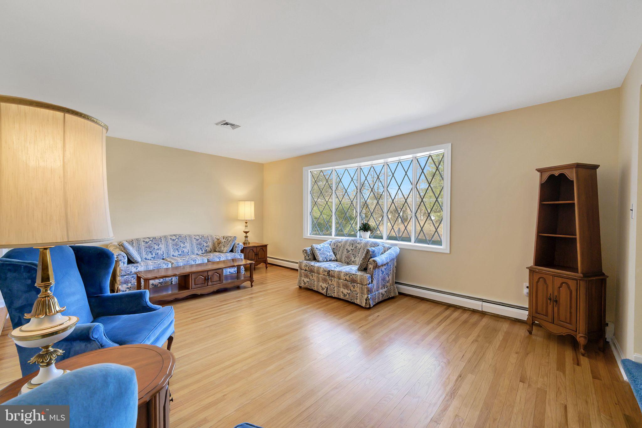 NORTHAMPTON HILLS - Residential