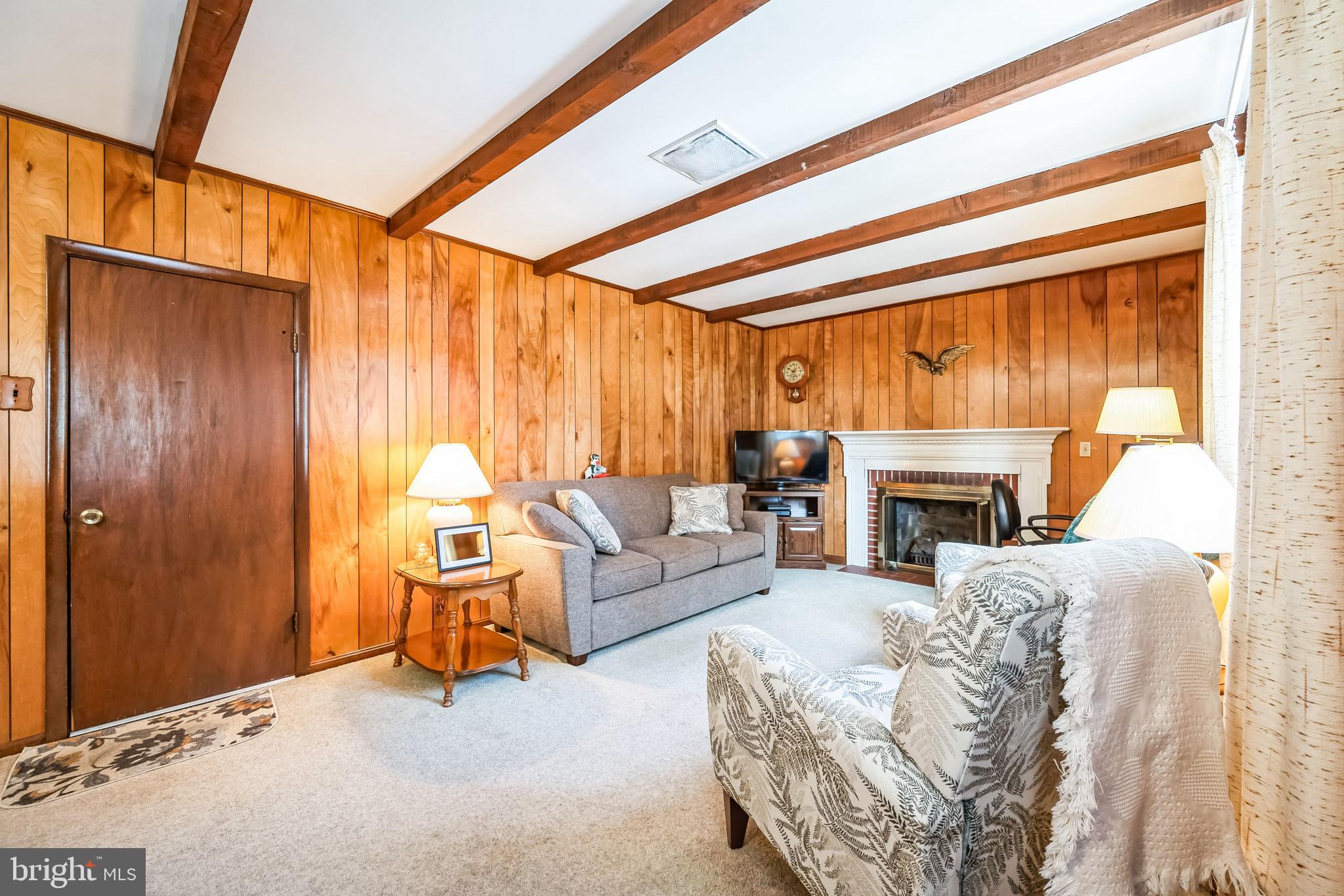 NORTHAMPTON HILLS - Residential