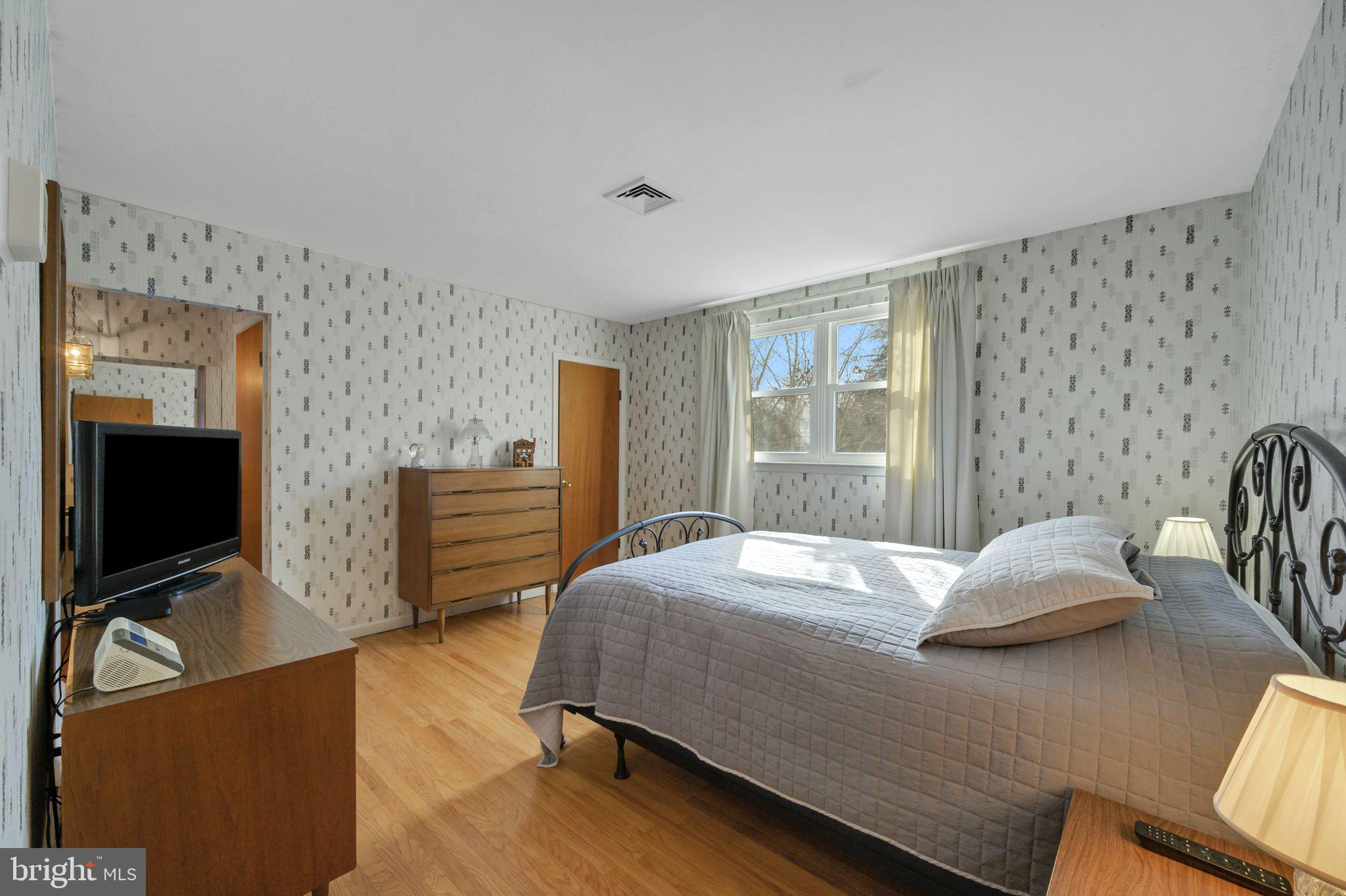 NORTHAMPTON HILLS - Residential