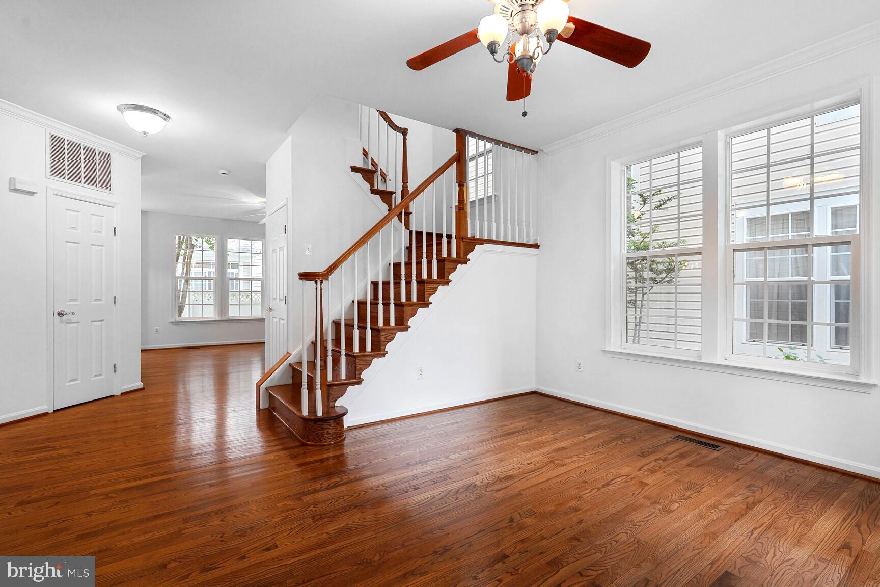 7011 LAWNWOOD COURT