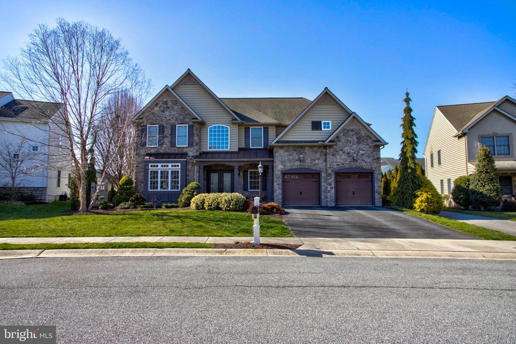 Photo of 678 JAKE LANDIS RD, LITITZ, PA 17543 (MLS # PALA2032954)