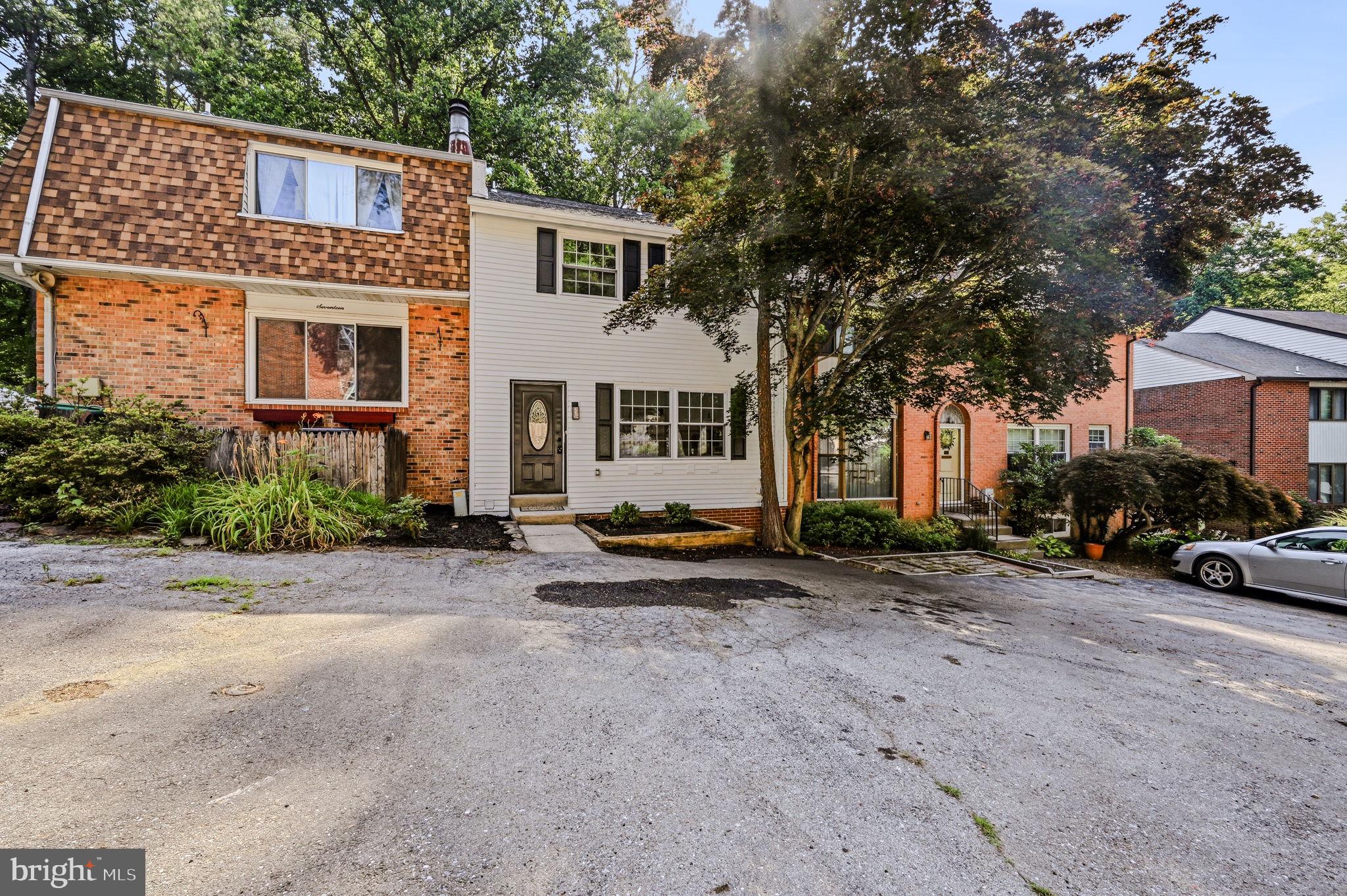 19 HELIOS COURT