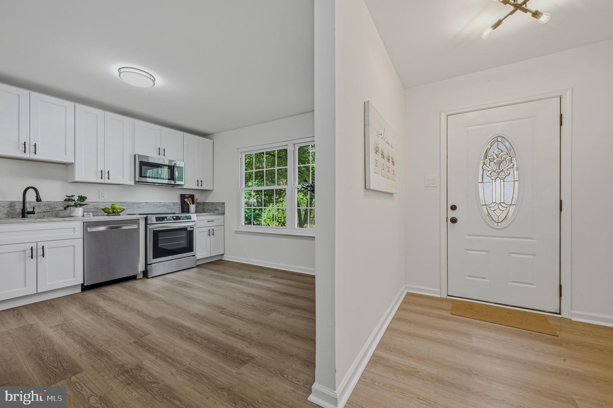 19 HELIOS COURT