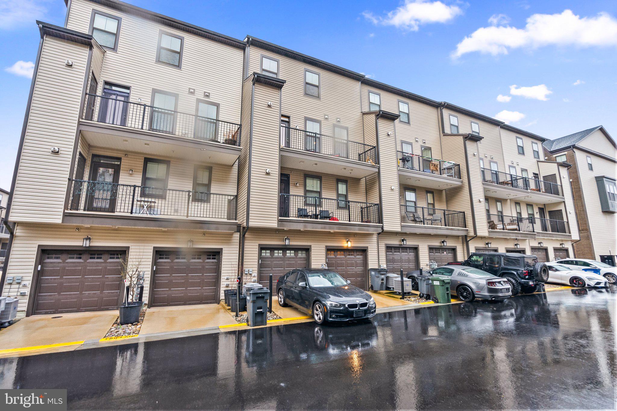METRO WALK AT MOOREFIELD STATION - Residential