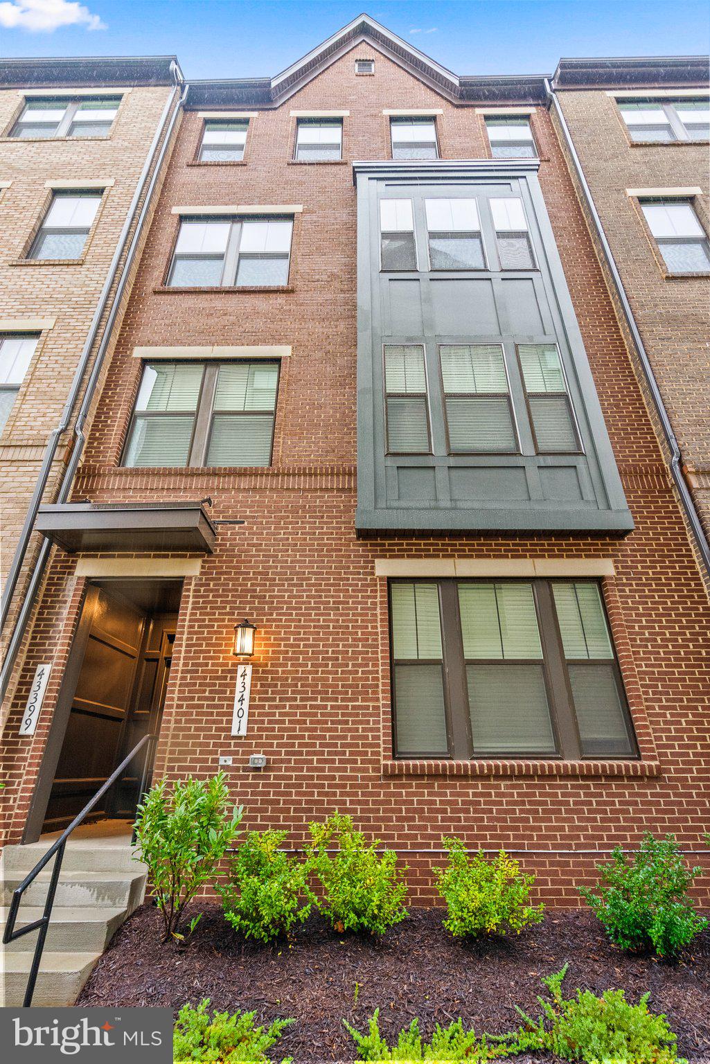 METRO WALK AT MOOREFIELD STATION - Residential