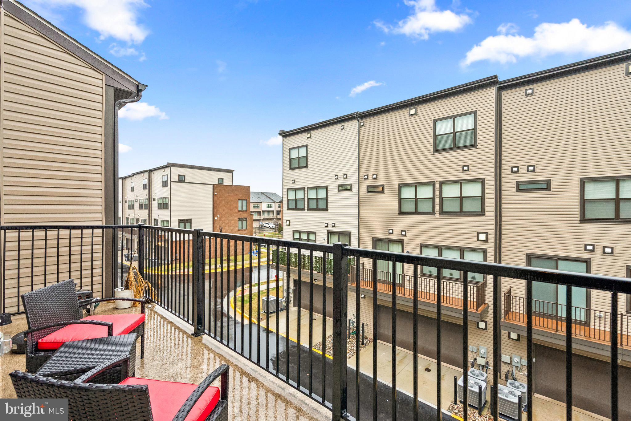 METRO WALK AT MOOREFIELD STATION - Residential