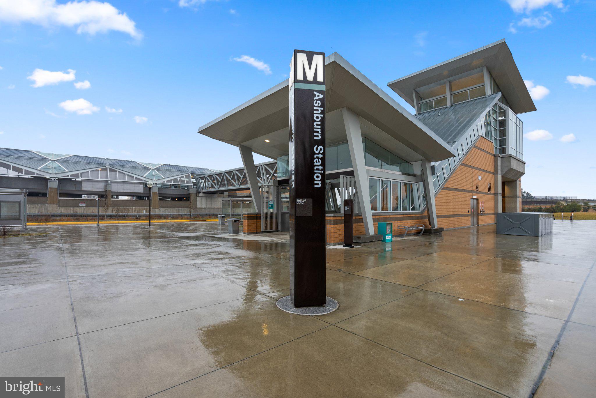 METRO WALK AT MOOREFIELD STATION - Residential