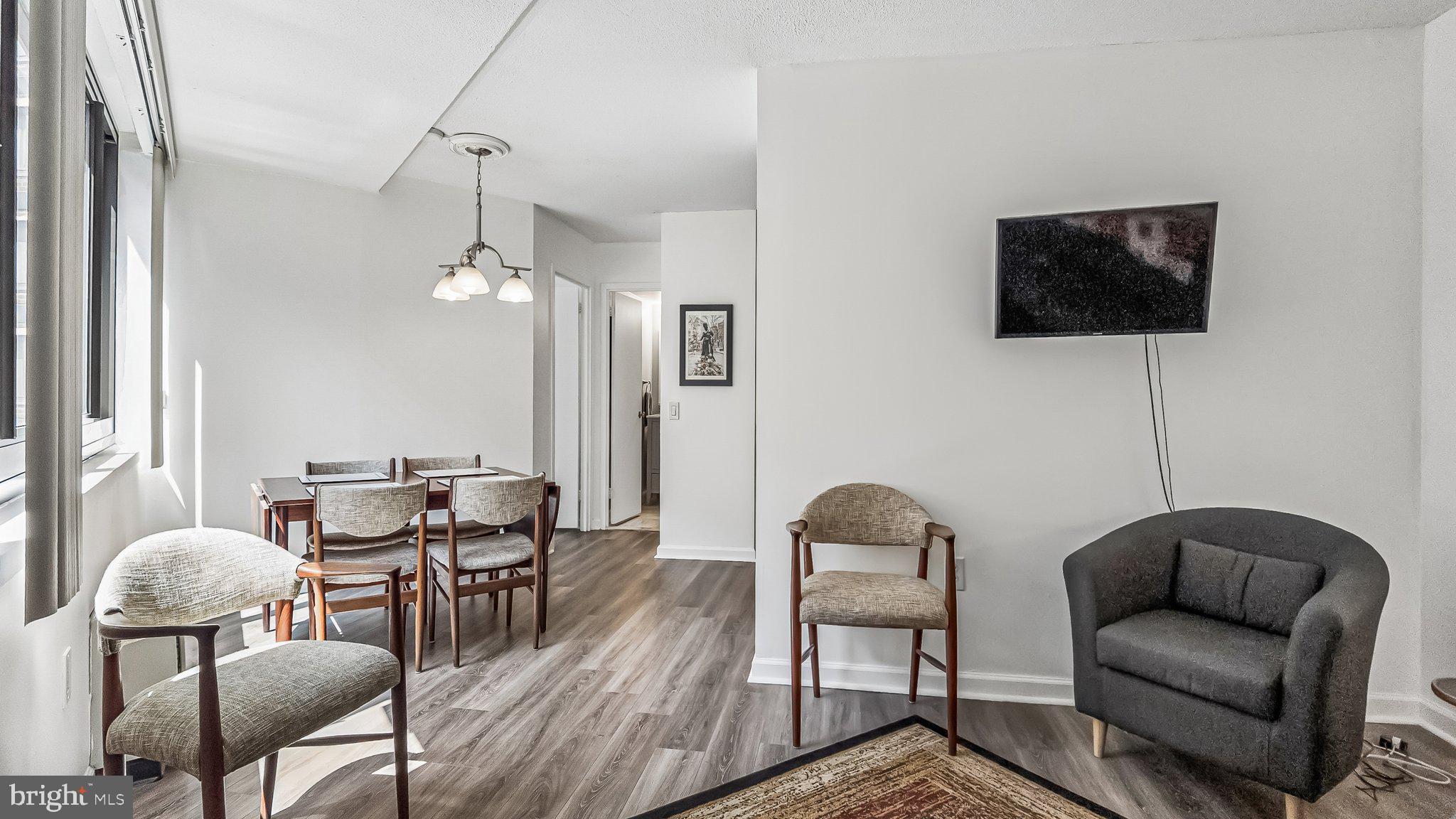 1420 LOCUST STREET 7B