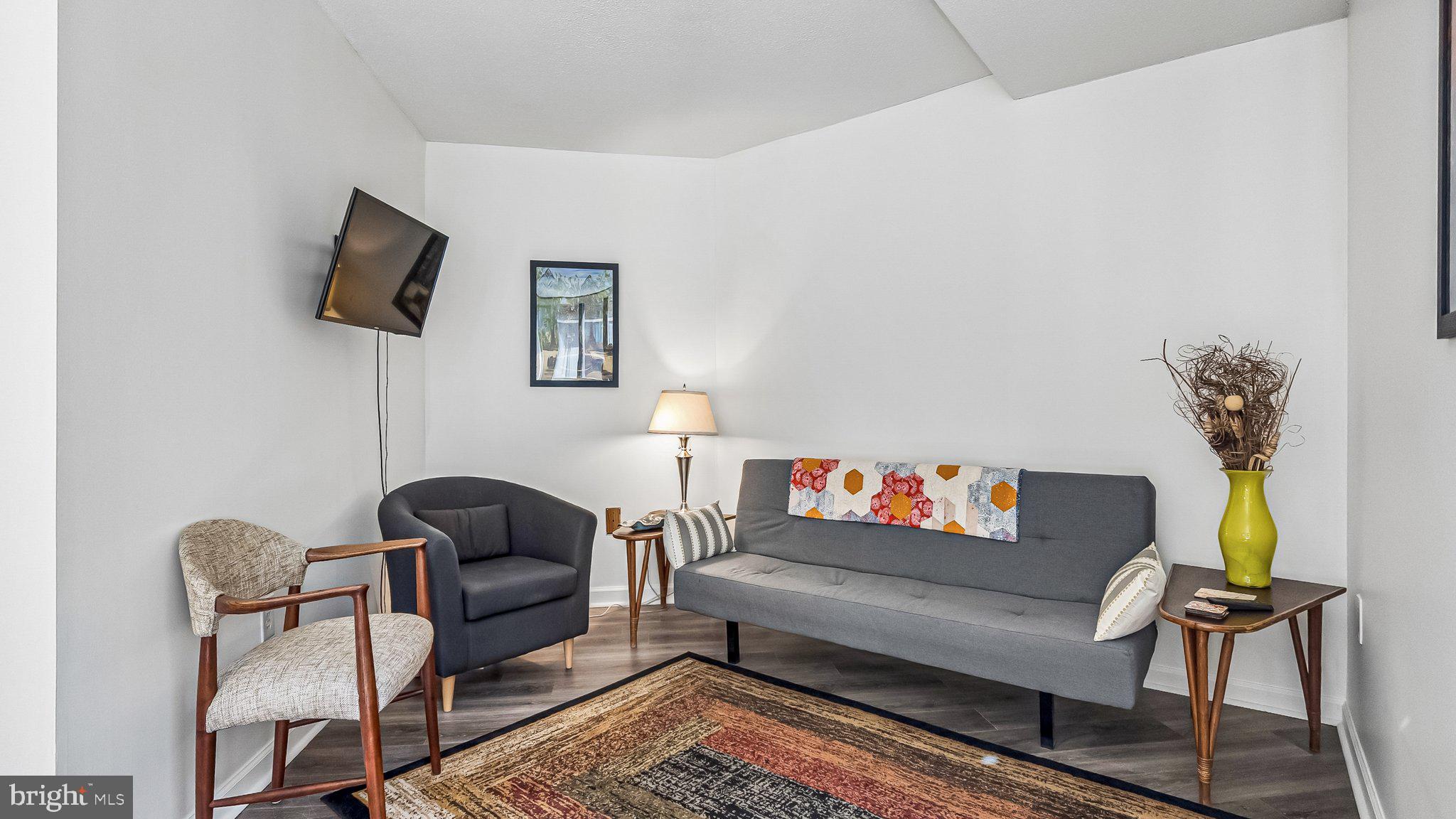 1420 LOCUST STREET 7B