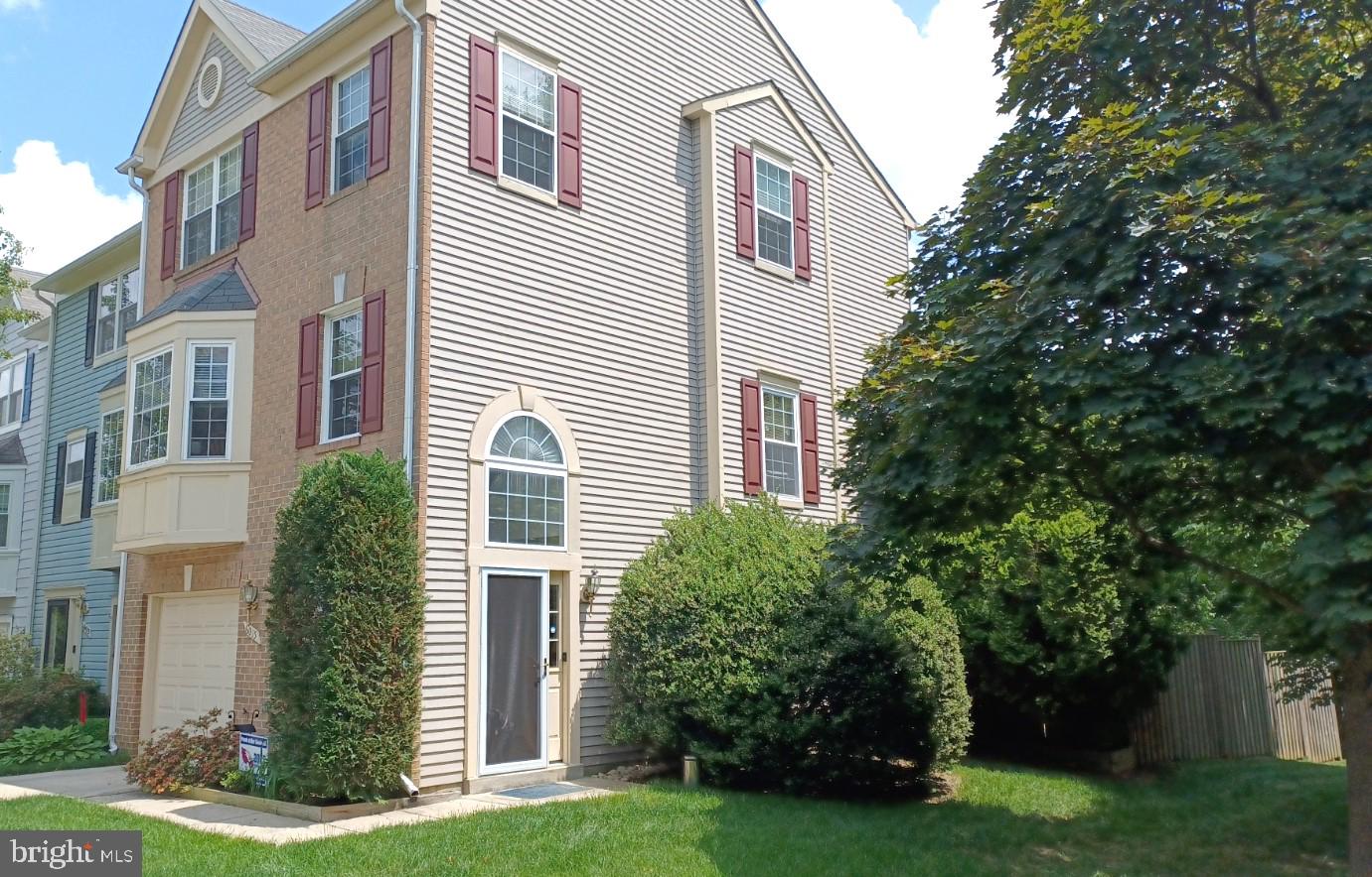 KINGSTOWNE - Residential Lease