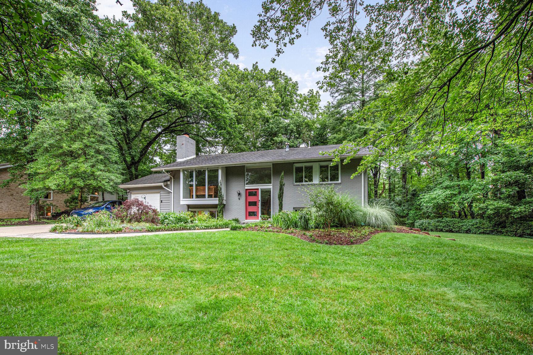 CARDEROCK SPRINGS - Residential