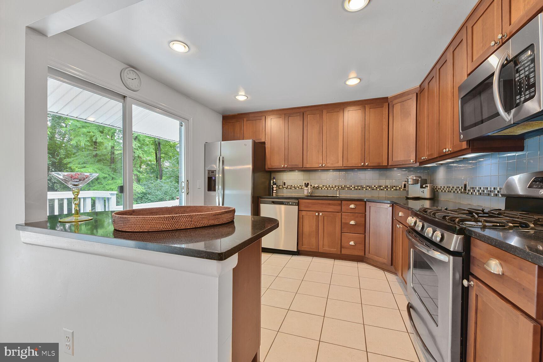 CARDEROCK SPRINGS - Residential