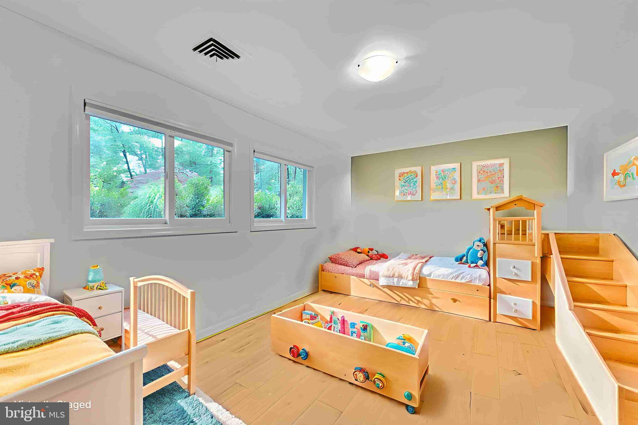 CARDEROCK SPRINGS - Residential