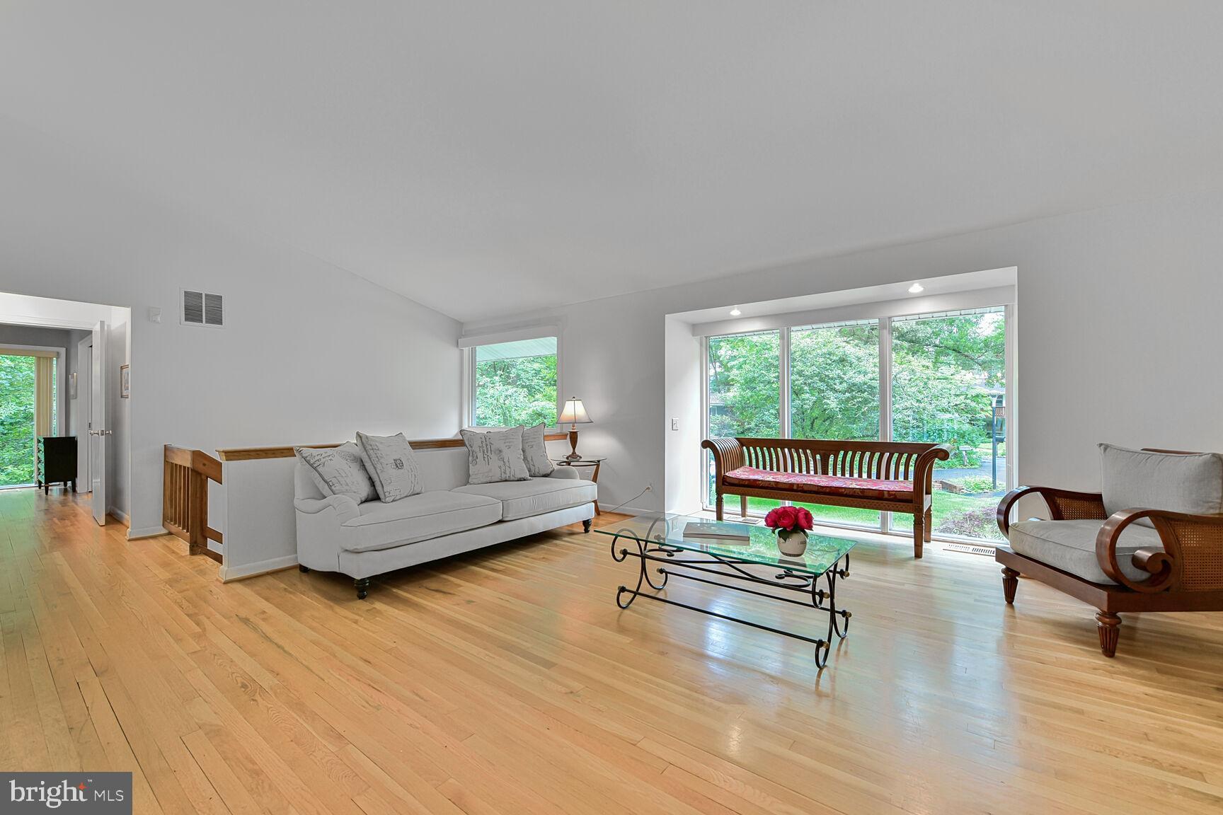 CARDEROCK SPRINGS - Residential