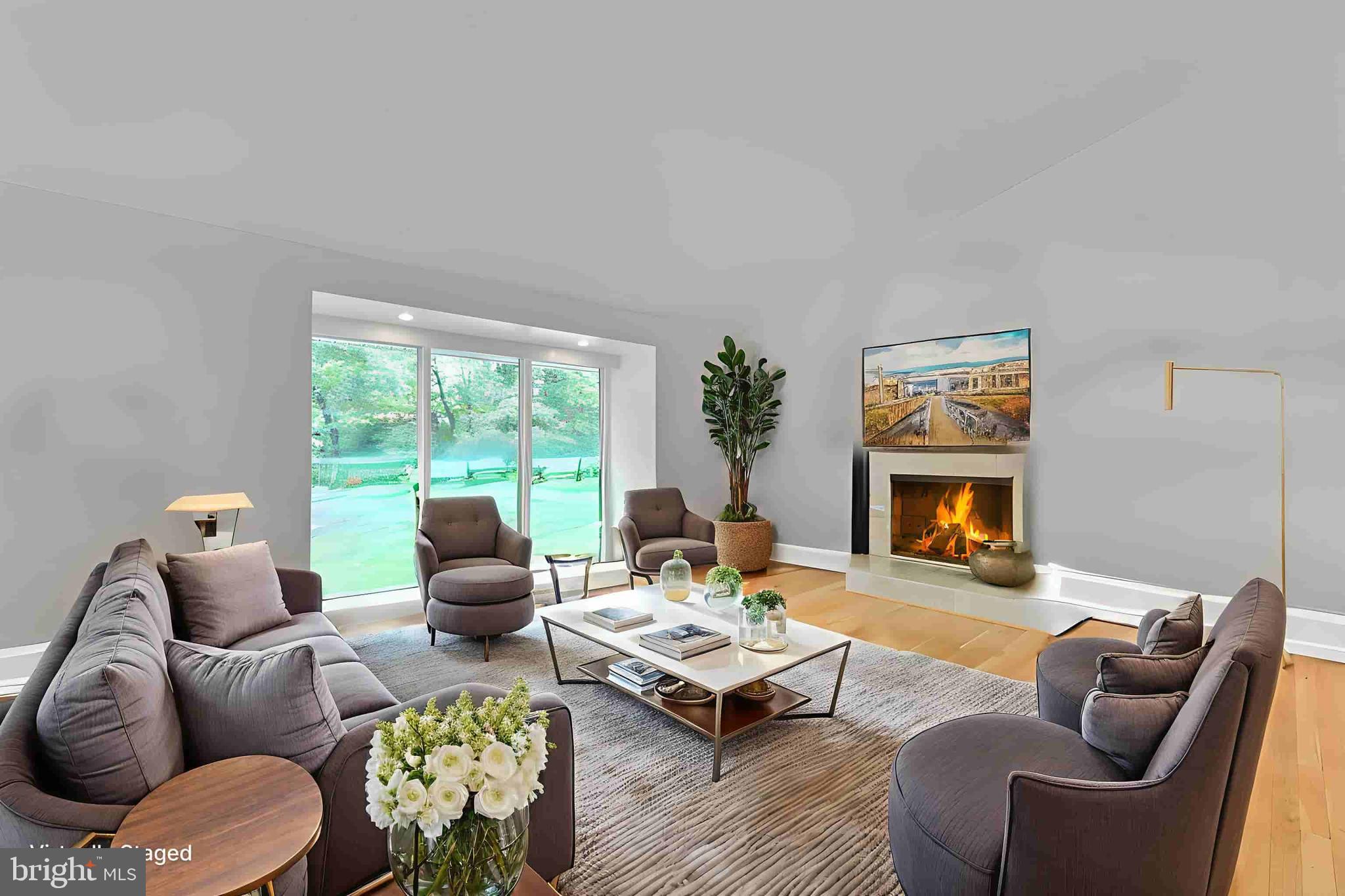 CARDEROCK SPRINGS - Residential